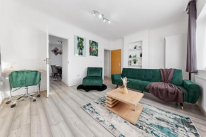 Green Hype - 10 mins to stadium - Sleeps 8